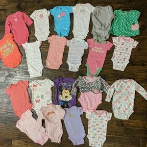 ‼️Baby girl onesies 21 piece lot😍‼️